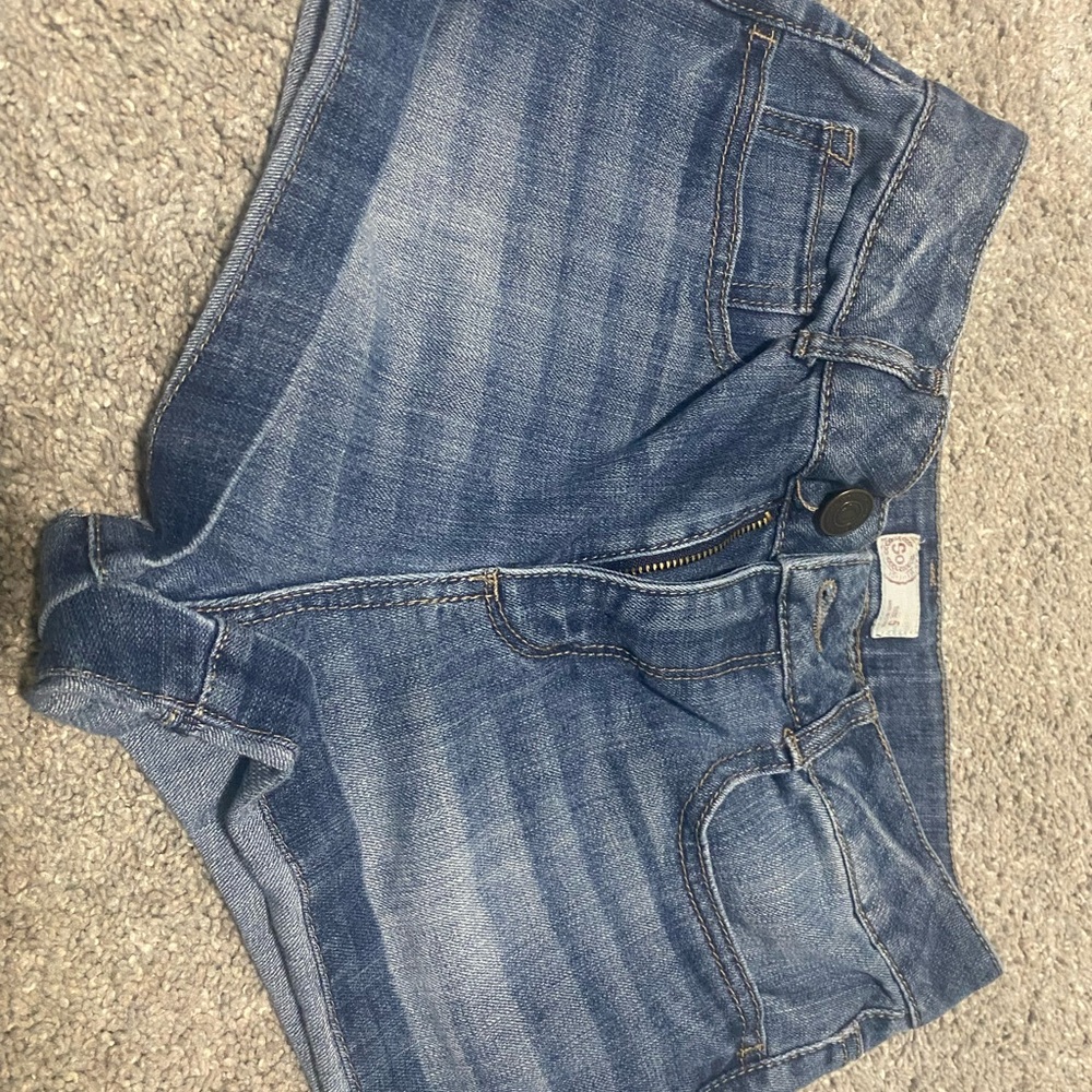 Classic Blue Distressed Jeans with Faded Vintage Look